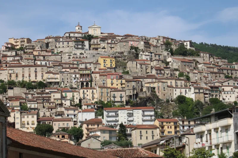 Radici nuove: i borghi italiani che tornano a vivere grazie a chi ha scelto di restare