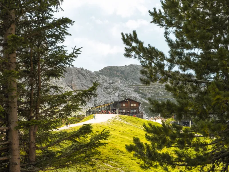 Dolomiti fuori pista: rifugi, valli dimenticate e sentieri che i turisti non trovano sulle mappe