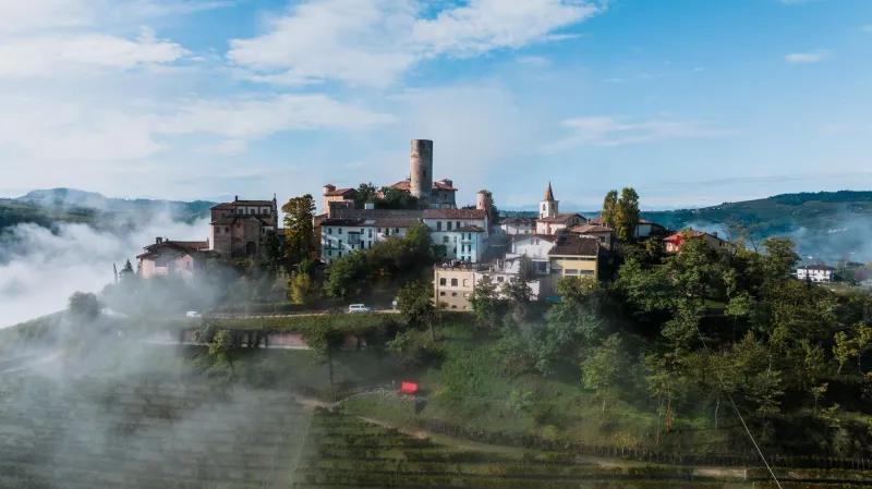 Piemonte d'inverno: castelli nella nebbia, tartufi e osterie tra Langhe e Monferrato